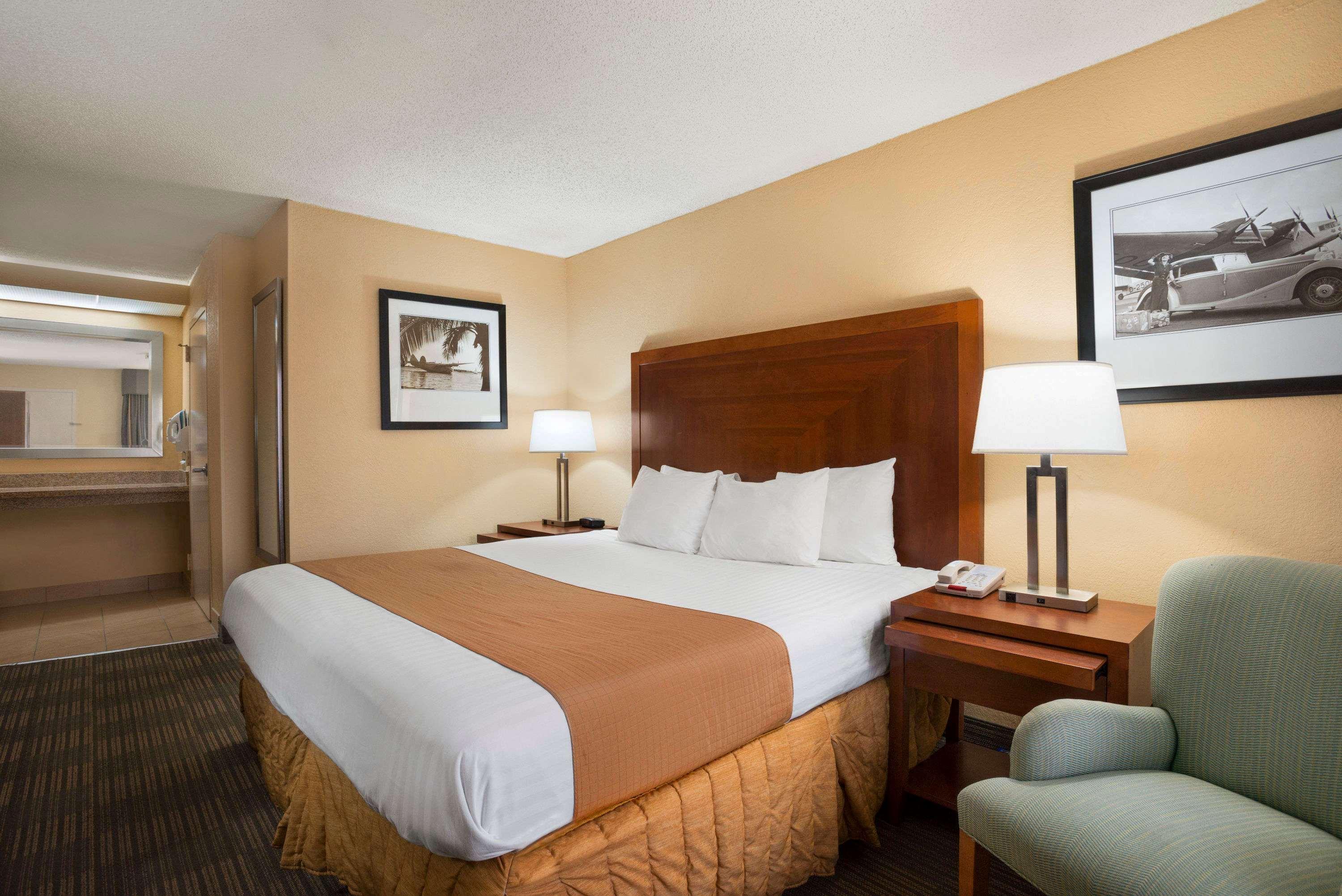 Days Inn By Wyndham Jacksonville Airport Zewnętrze zdjęcie