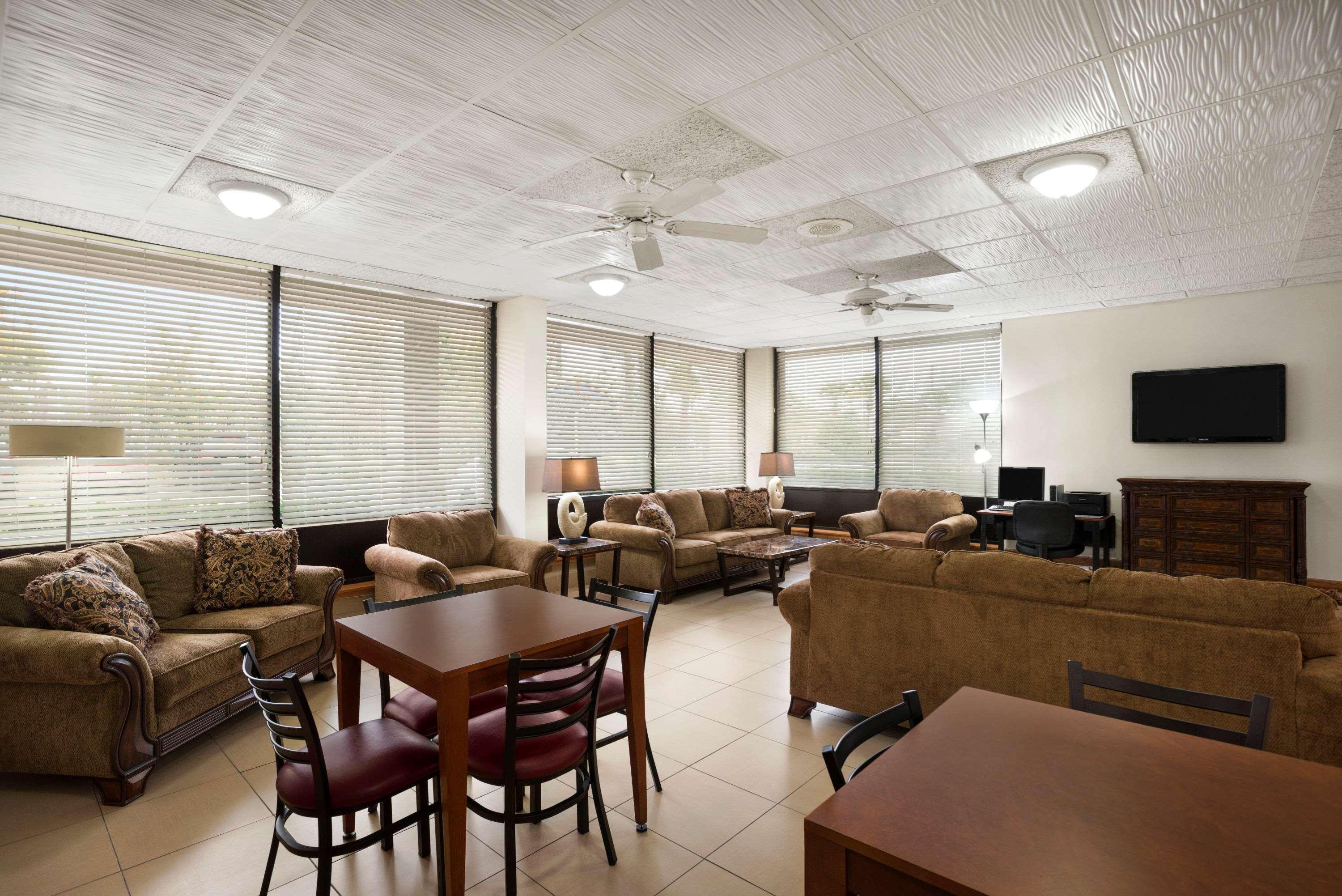 Days Inn By Wyndham Jacksonville Airport Zewnętrze zdjęcie