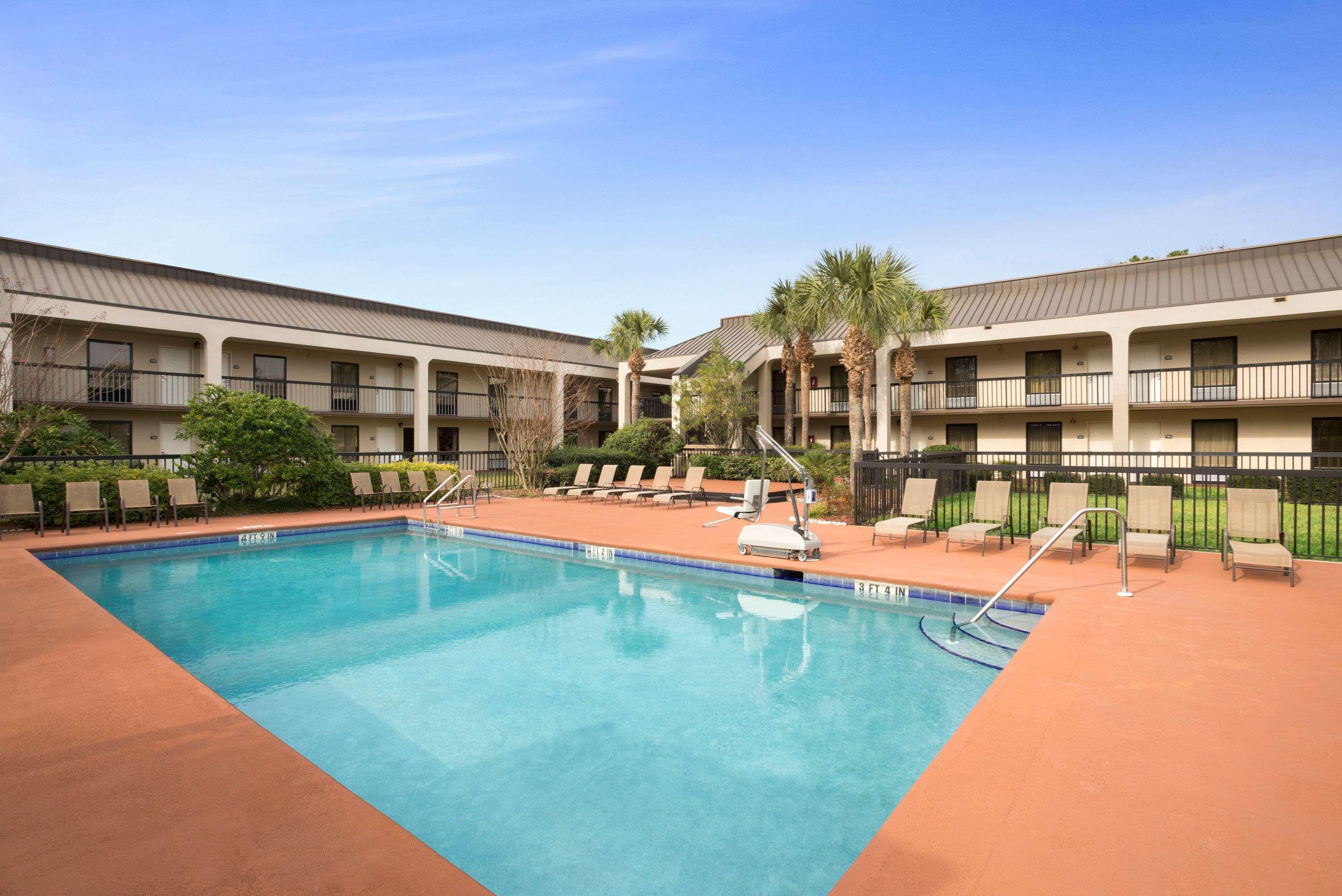 Days Inn By Wyndham Jacksonville Airport Zewnętrze zdjęcie
